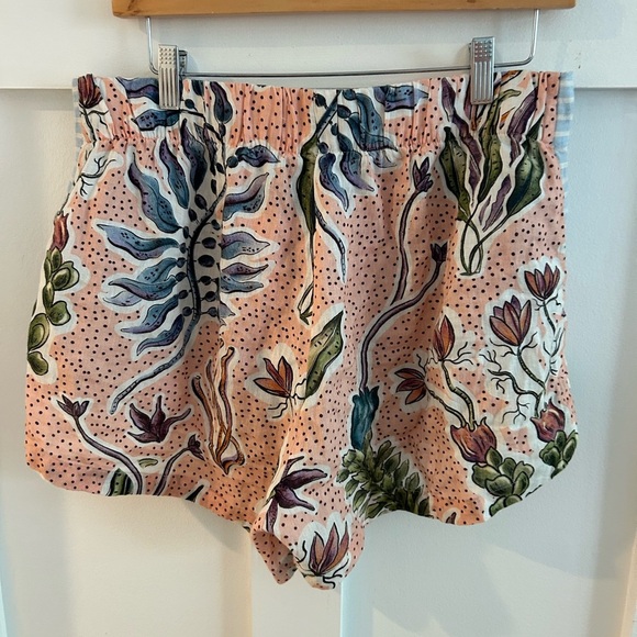 New Lanthropy Menara linen button down shirt and Moon Linen Shorts set - Picture 8 of 8